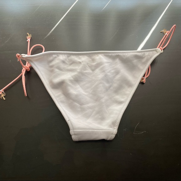 Victoria’s Secret White Bikini Bottom with Orange Straps and Palm tree pandents - Picture 2 of 7